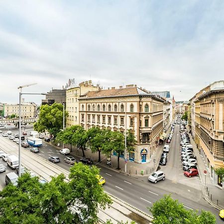 Bpr Luxe De Noir Et Blanc Apartment Budapest Luaran gambar