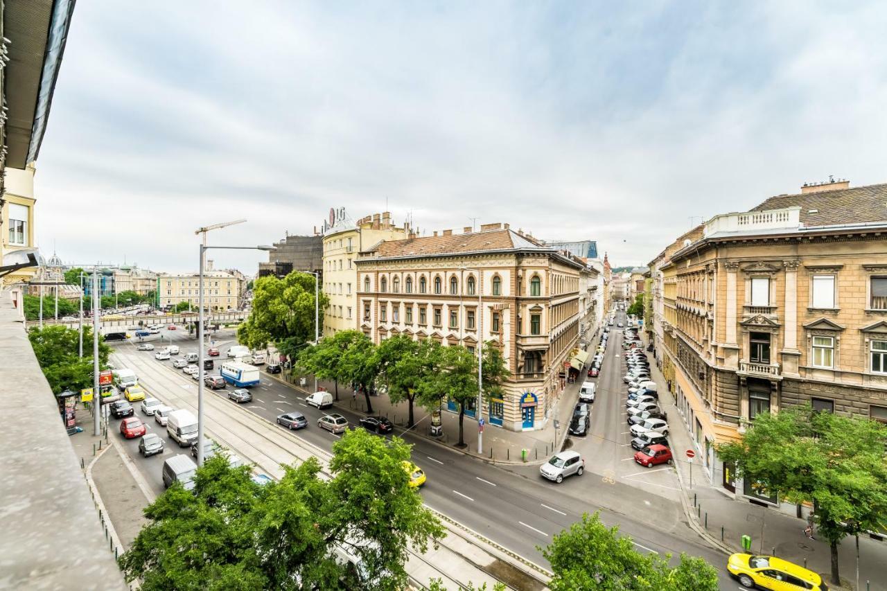 Bpr Luxe De Noir Et Blanc Apartment Budapest Luaran gambar