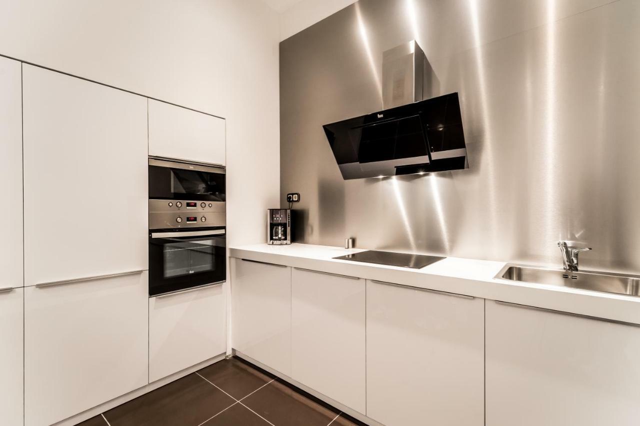 Bpr Luxe De Noir Et Blanc Apartment Budapest Luaran gambar